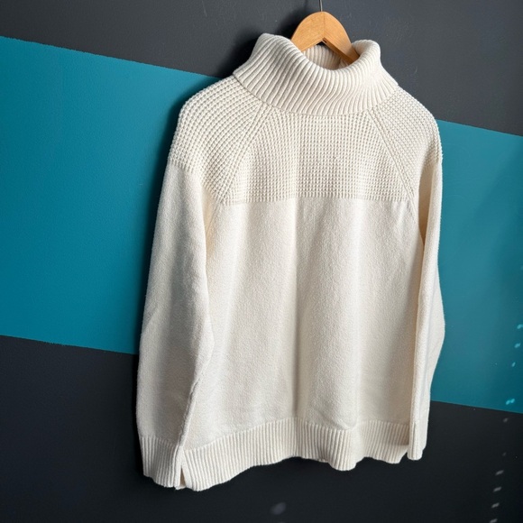 L.L. Bean Cream Knit Sweater - Picture 5 of 12